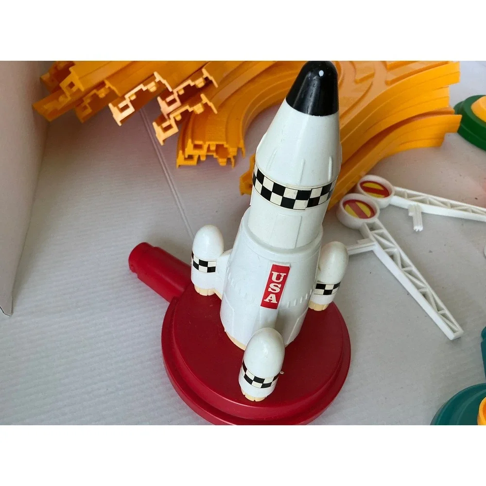 Playmates Vintage Disneyland Play Set Battery Train 31‎ Pieces Mickey Mouse Toy
